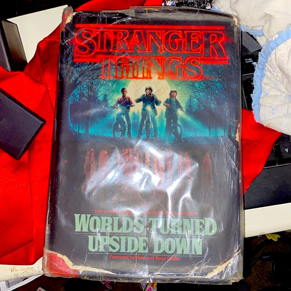 I am selling this rare and unseen Stranger Things book that you never seen.